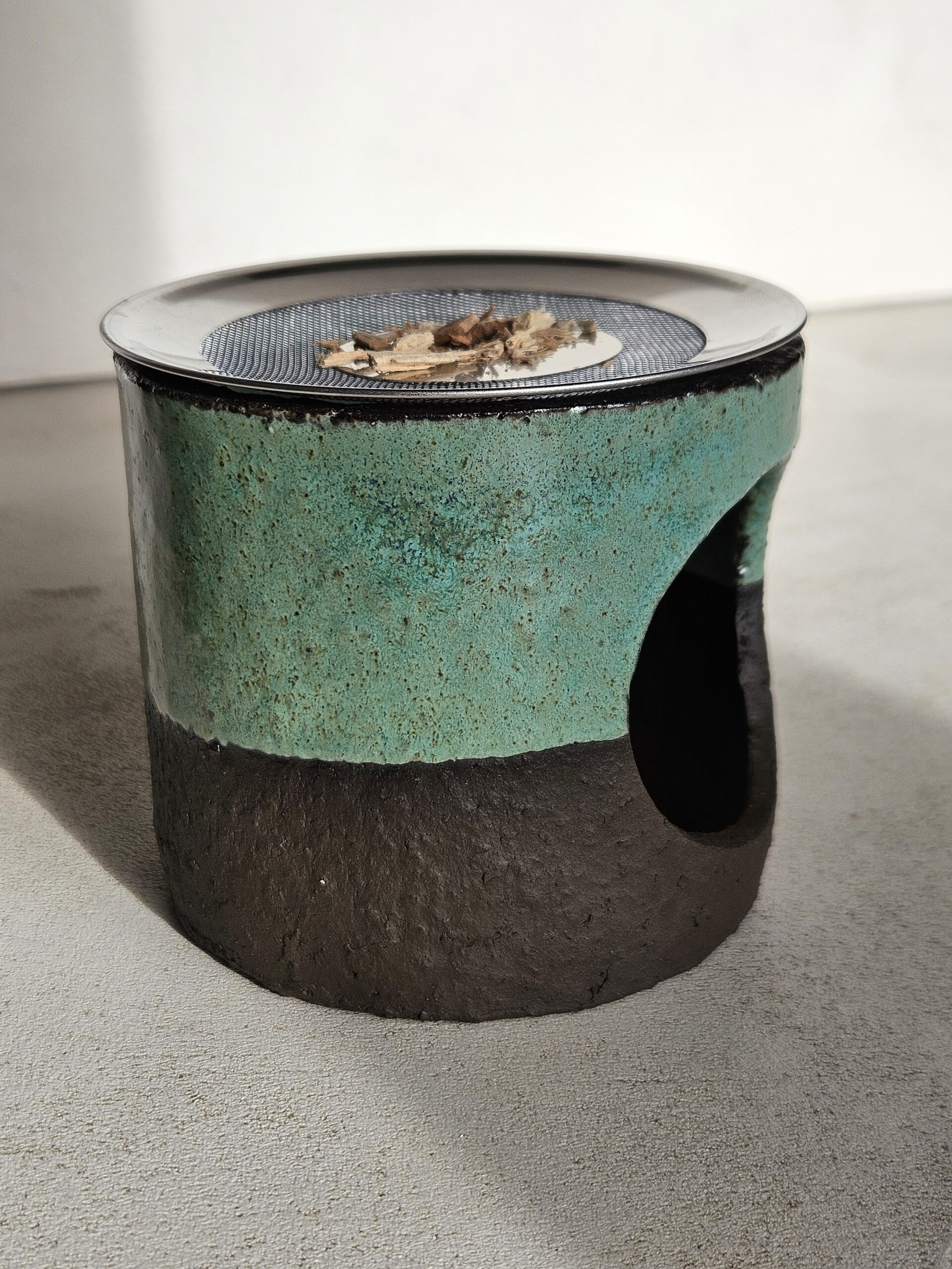 Räucherstövchen "Wald" mit Sieb – Bild 3